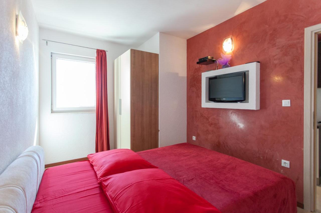 Apartman J & K Podstrana Luaran gambar