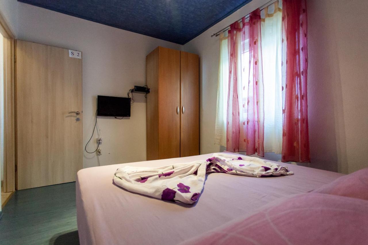 Apartman J & K Podstrana Luaran gambar