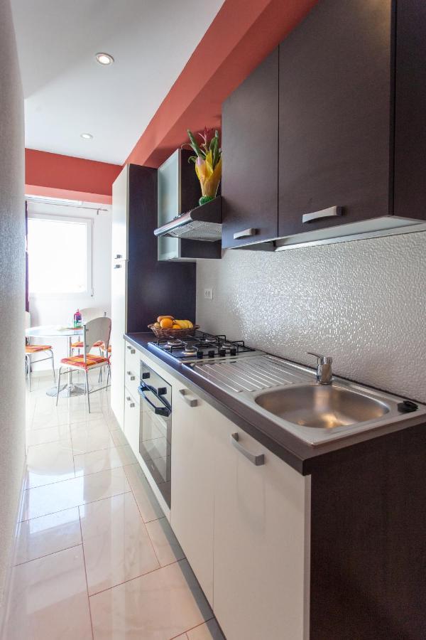 Apartman J & K Podstrana Luaran gambar